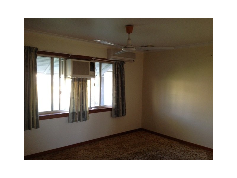 2 Evans Street, Blackwater QLD 4717