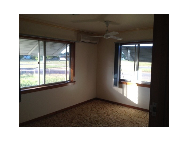 2 Evans Street, Blackwater QLD 4717
