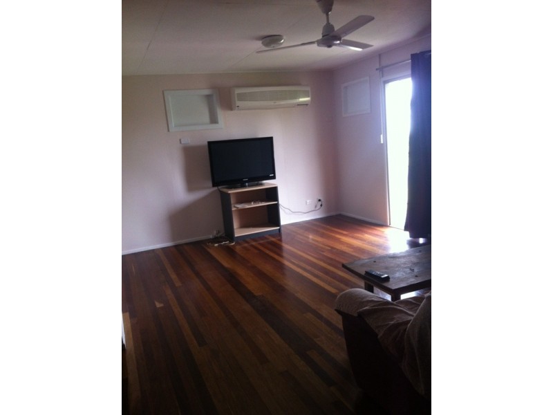 2 Monger Street, Blackwater QLD 4717