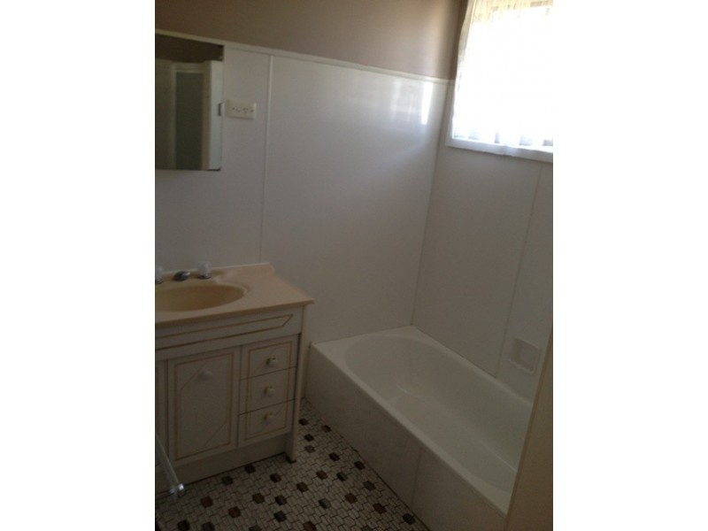 23 Kurrajong Street, Blackwater QLD 4717