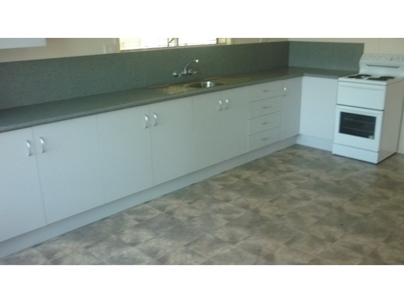 6 Long Street, Blackwater QLD 4717