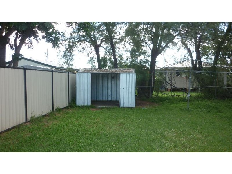 6 Long Street, Blackwater QLD 4717