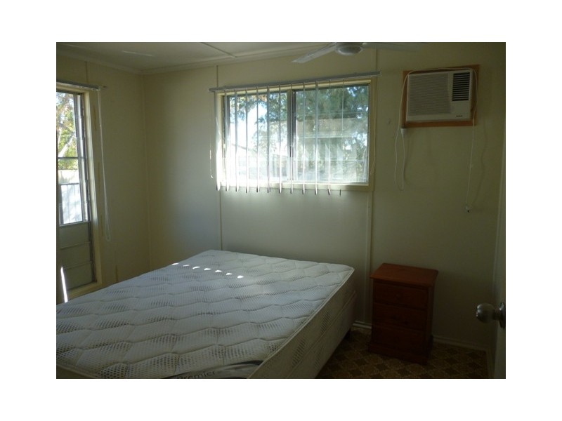 6 Long Street, Blackwater QLD 4717