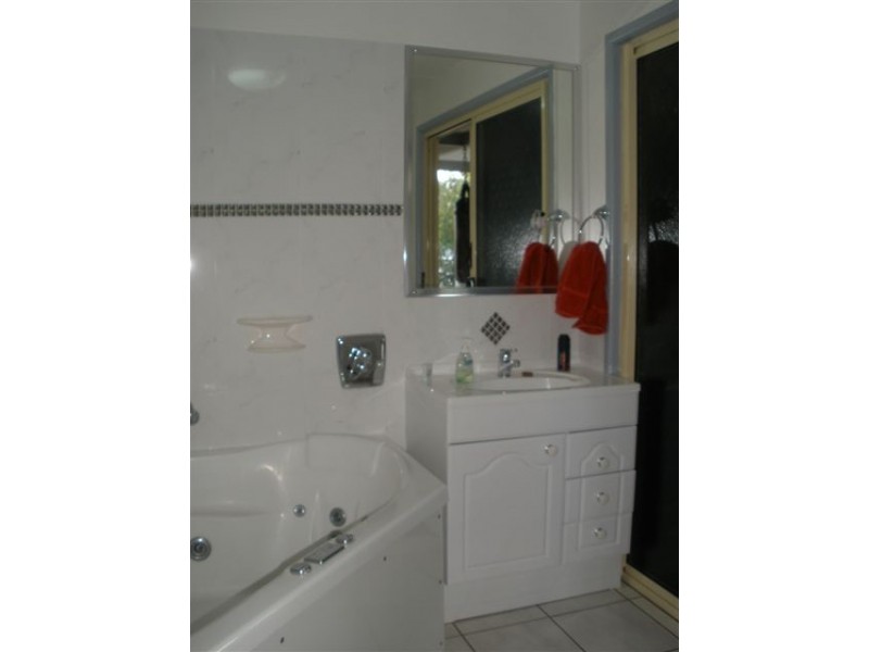 24 Bremner Street, Blackwater QLD 4717