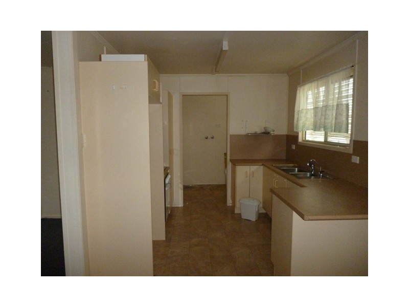 68 Littlefield Street, Blackwater QLD 4717