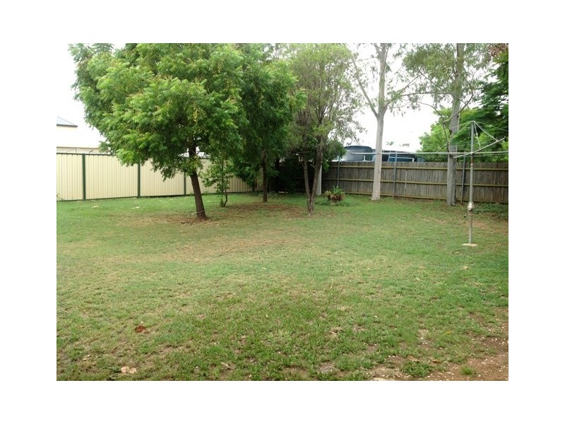 68 Littlefield Street, Blackwater QLD 4717