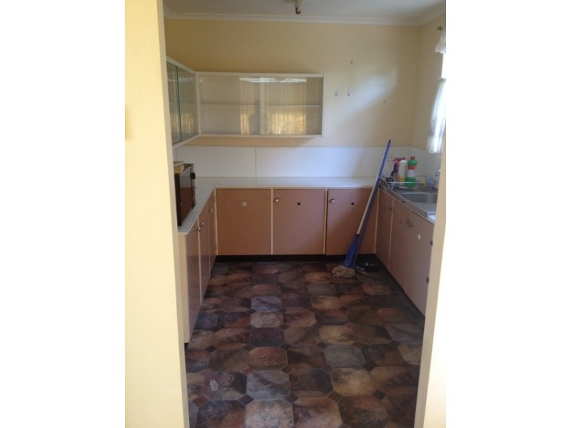 8 Fig Street, Blackwater QLD 4717