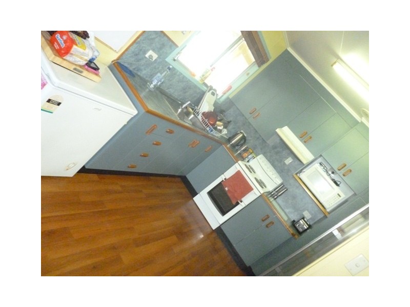 18 MYALL, Blackwater QLD 4717