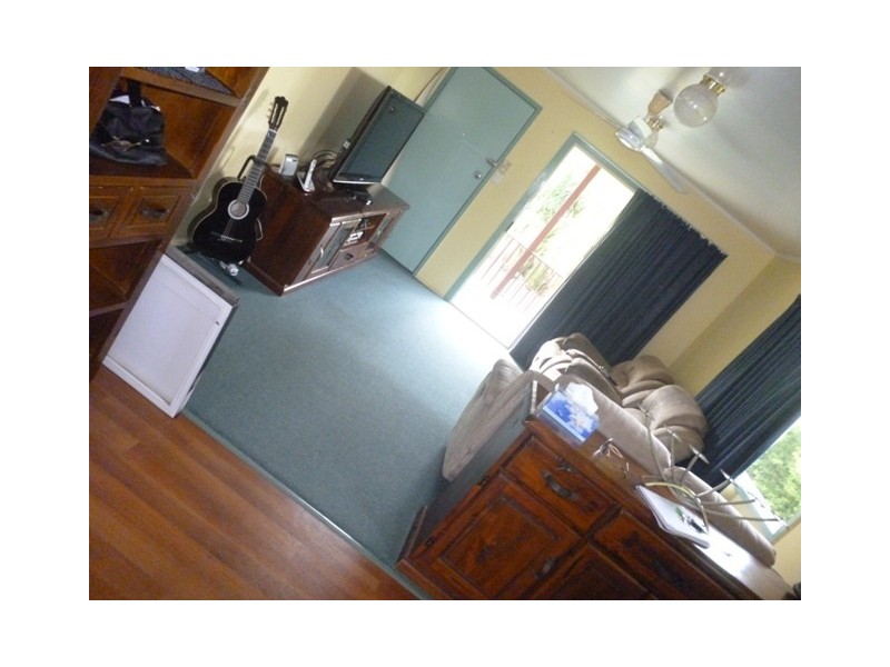 18 MYALL, Blackwater QLD 4717