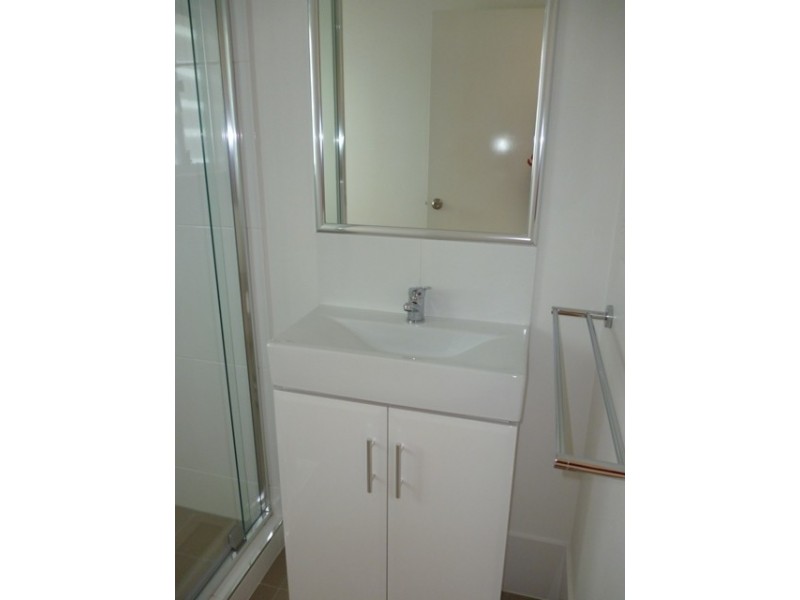 2/21 GIDYEA STREET, Blackwater QLD 4717