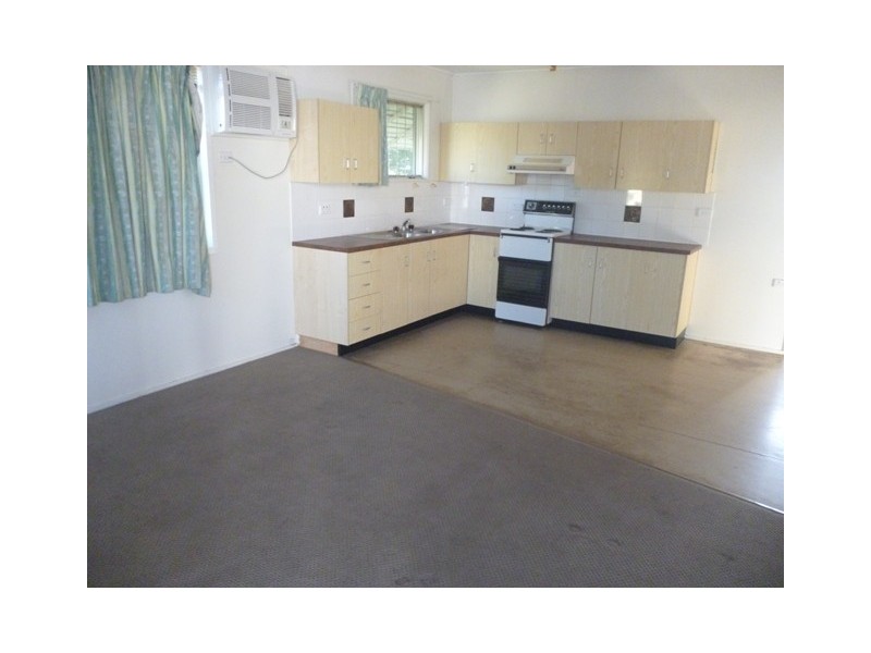 2/49  WEY STREET, Blackwater QLD 4717