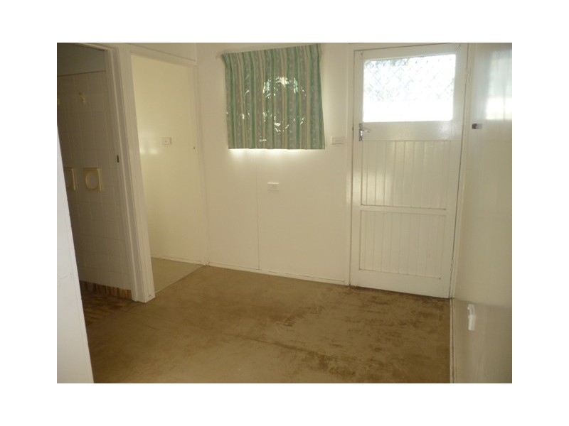 2/49  WEY STREET, Blackwater QLD 4717