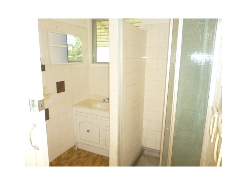 2/49  WEY STREET, Blackwater QLD 4717