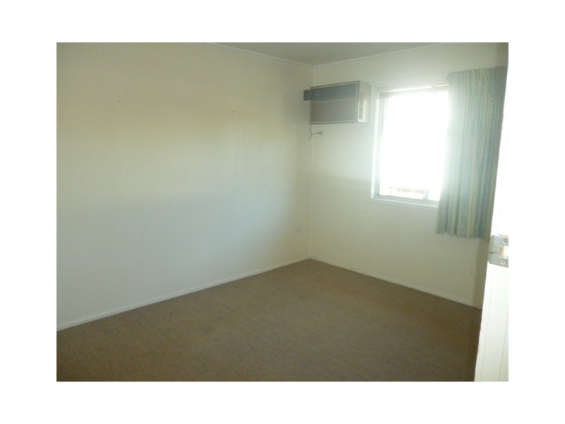 2/49  WEY STREET, Blackwater QLD 4717