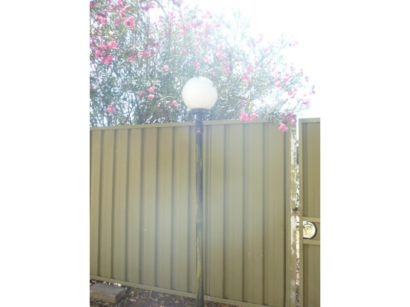 18 Mackenzie Street, Blackwater QLD 4717