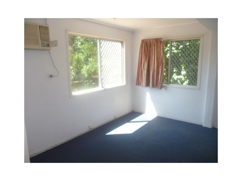 18 Mackenzie Street, Blackwater QLD 4717