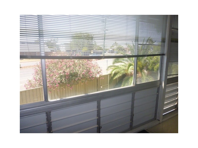 18 Mackenzie Street, Blackwater QLD 4717