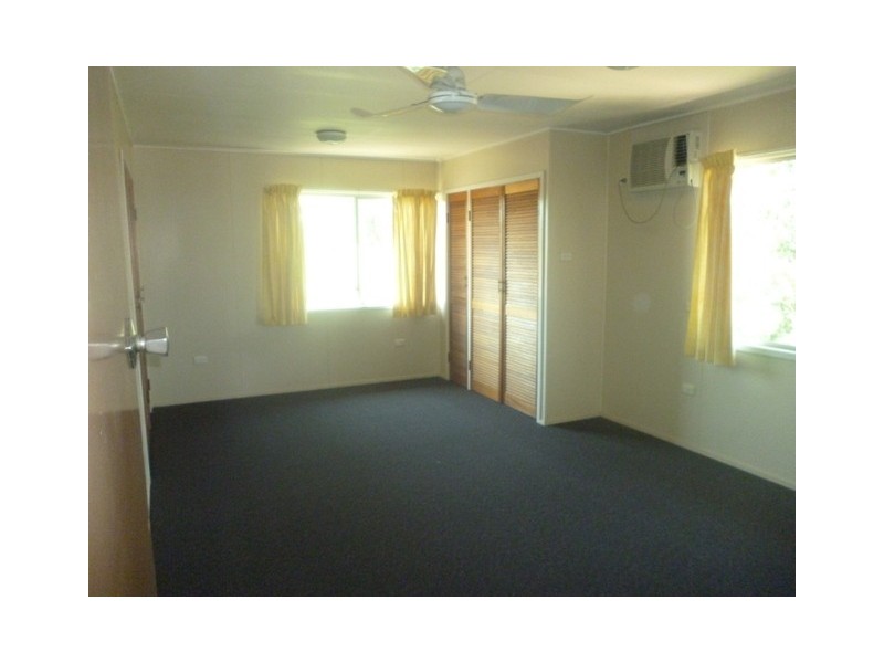 18 Mackenzie Street, Blackwater QLD 4717