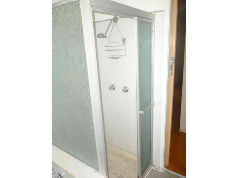 18 Mackenzie Street, Blackwater QLD 4717