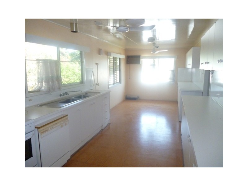 18 Mackenzie Street, Blackwater QLD 4717