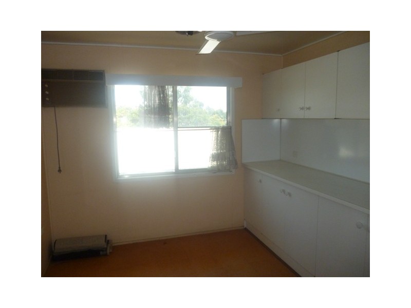 18 Mackenzie Street, Blackwater QLD 4717