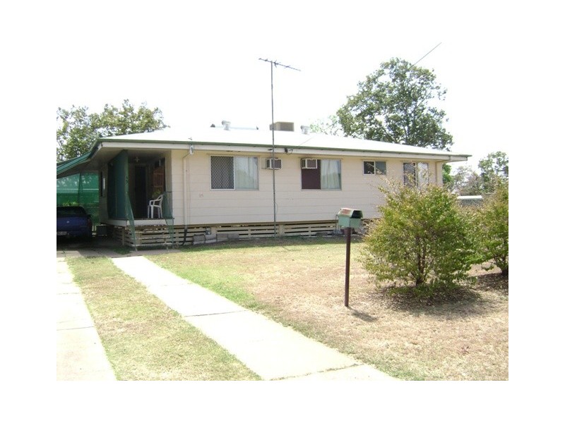 35 Bendee Street, Blackwater QLD 4717