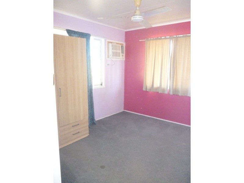 35 Bendee Street, Blackwater QLD 4717