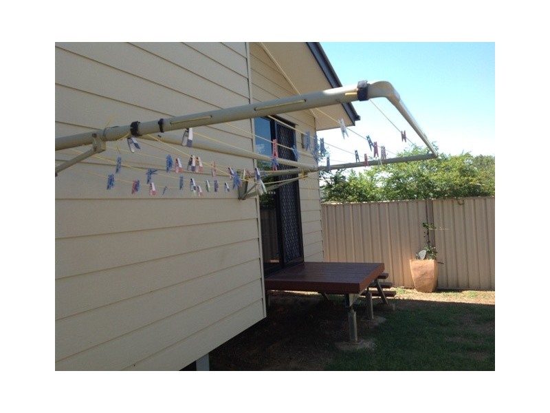 8 Fern Street, Blackwater QLD 4717