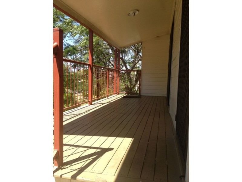 19 Conachan, Blackwater QLD 4717