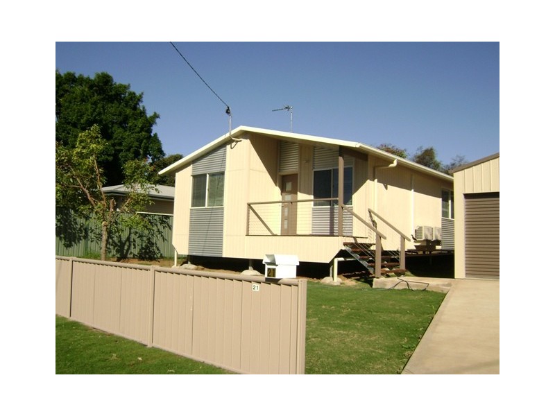 21 ARNOLD, Blackwater QLD 4717