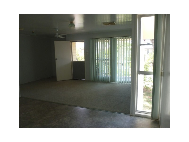 8 BIRT STREET, Blackwater QLD 4717