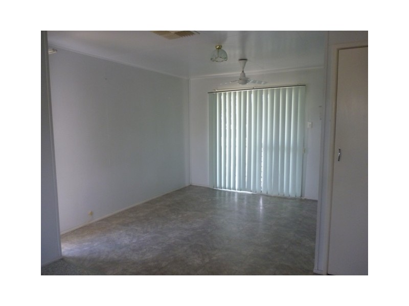 8 BIRT STREET, Blackwater QLD 4717