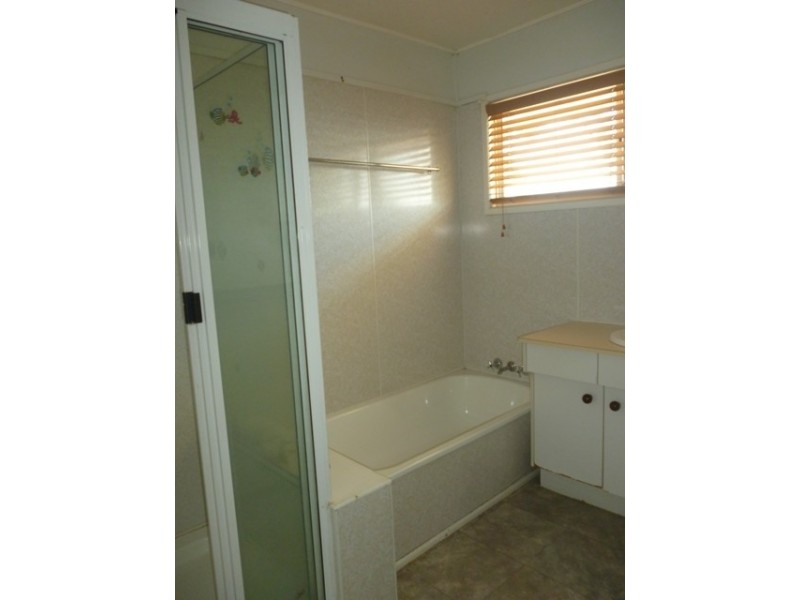 8 BIRT STREET, Blackwater QLD 4717