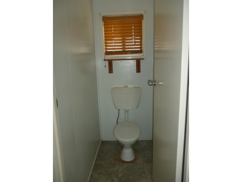 8 BIRT STREET, Blackwater QLD 4717