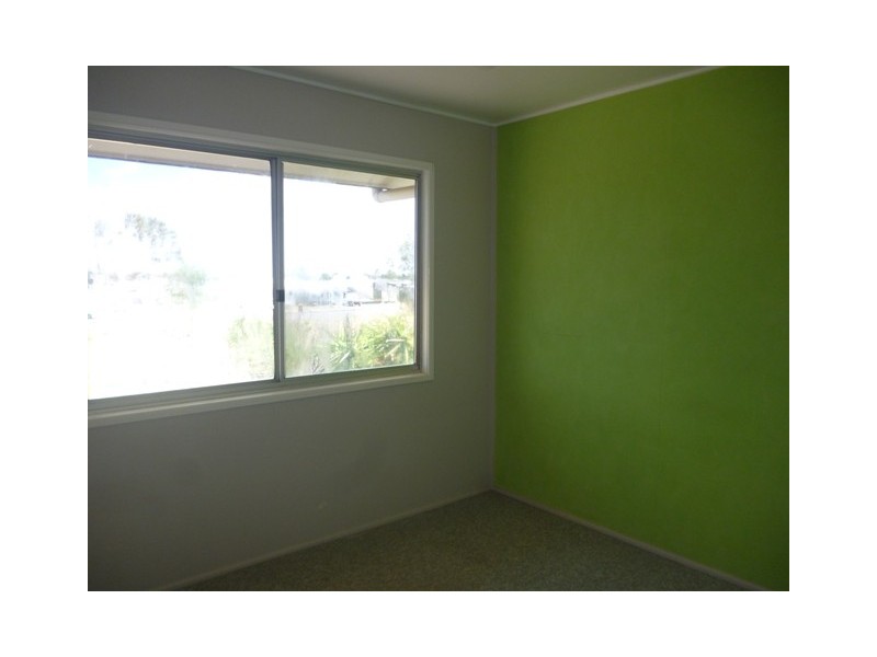 8 BIRT STREET, Blackwater QLD 4717