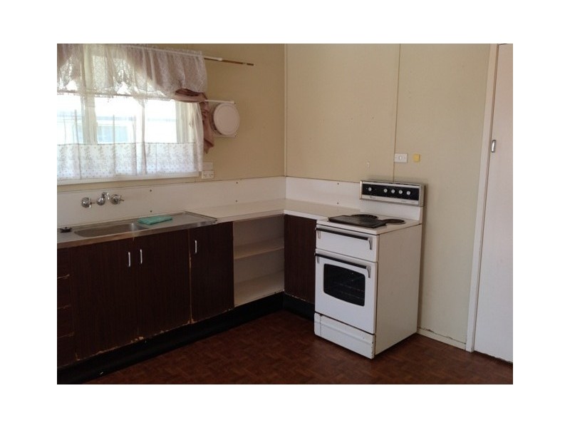 17 Bauhinia Street, Blackwater QLD 4717