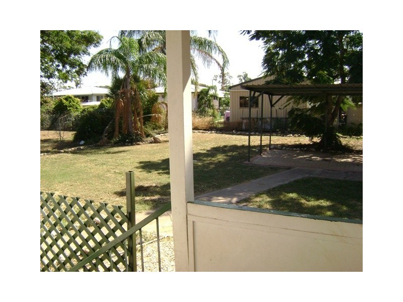 51 Bendee Crescent, Blackwater QLD 4717