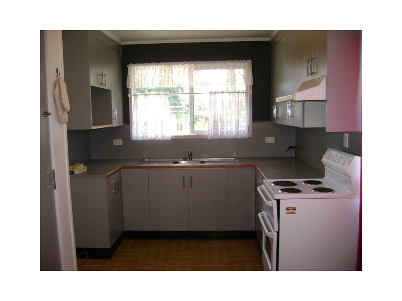 51 Bendee Crescent, Blackwater QLD 4717