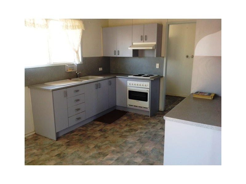 25 Bean Street, Blackwater QLD 4717