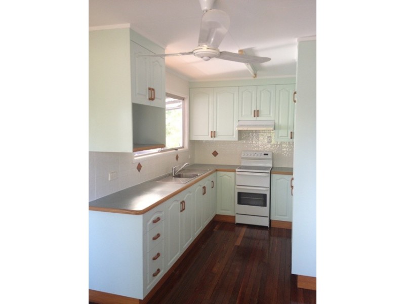 6 Bremner Street, Blackwater QLD 4717