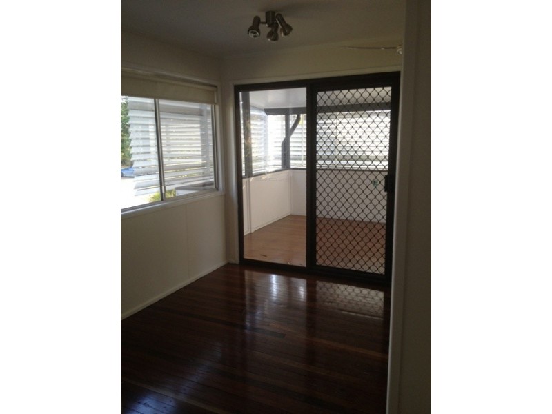 6 Bremner Street, Blackwater QLD 4717