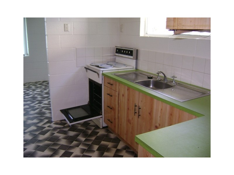 4 Umbrella Street, Blackwater QLD 4717