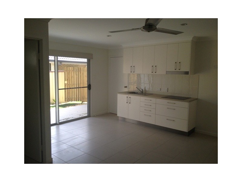 2/17-19 Sandalwood Street, Blackwater QLD 4717