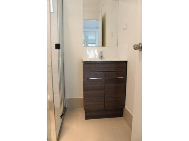 2/17-19 Sandalwood Street, Blackwater QLD 4717