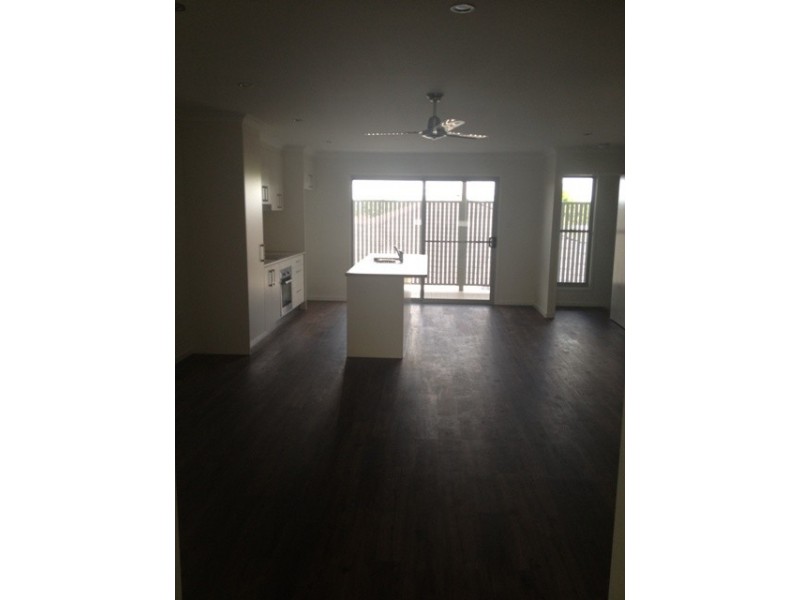 2/17-19 Sandalwood Street, Blackwater QLD 4717