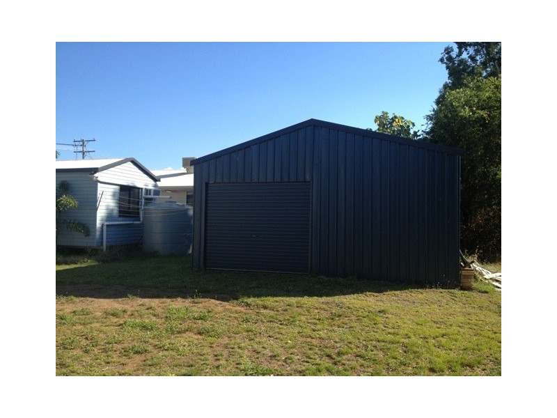 8 Pandanus Street, Blackwater QLD 4717