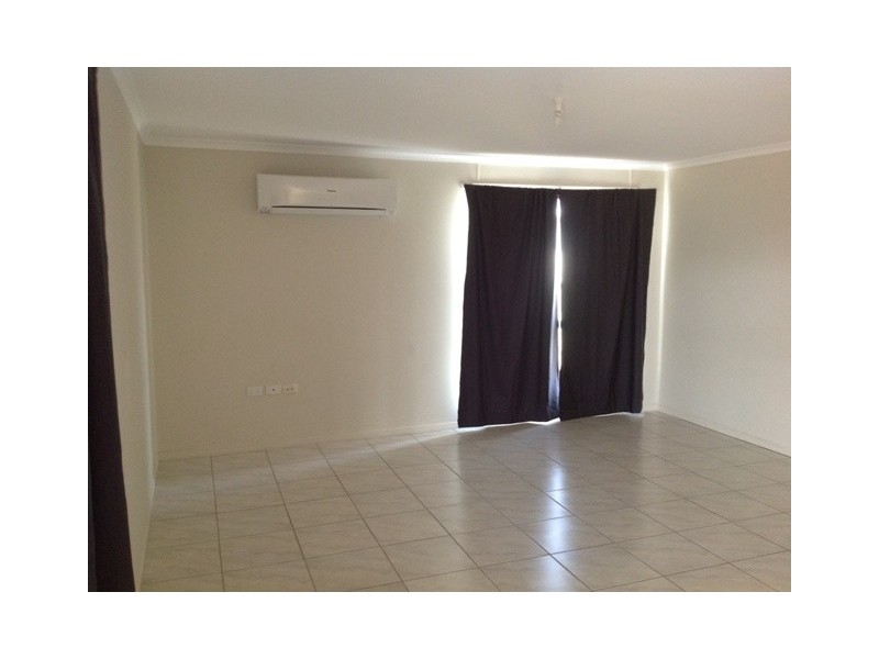 7 Summer Red Court, Blackwater QLD 4717