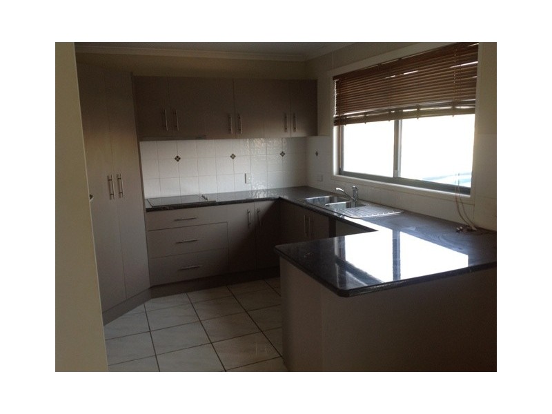 7 Summer Red Court, Blackwater QLD 4717