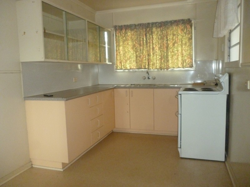 24 Sandalwood, Blackwater QLD 4717