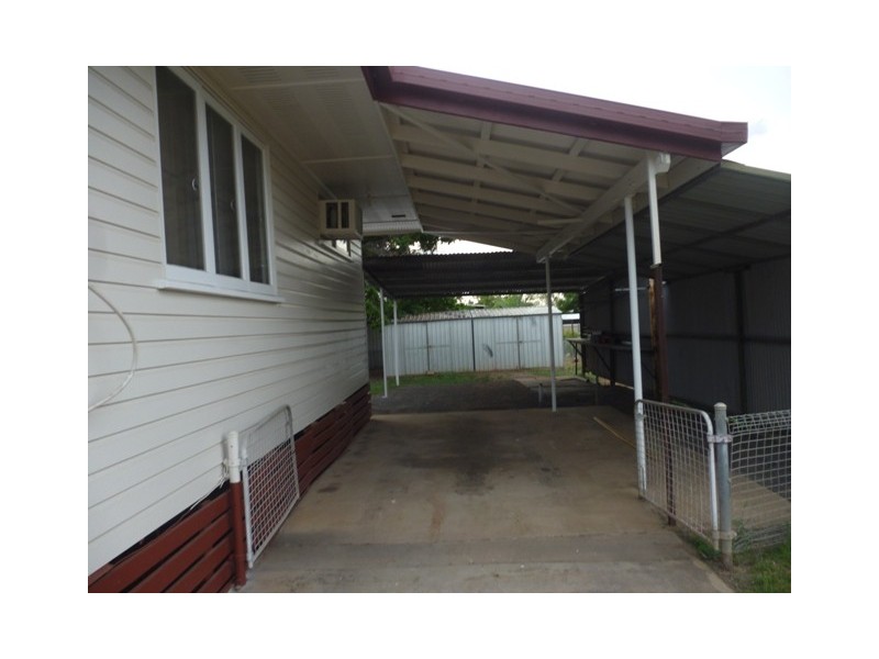 28 Sandalwood Street, Blackwater QLD 4717